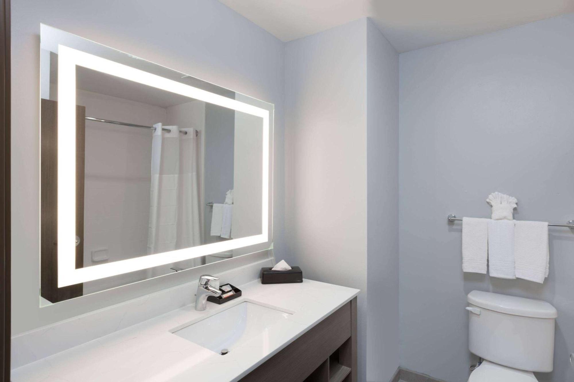 Days Inn & Suites By Wyndham Houston Nw Cypress Extérieur photo
