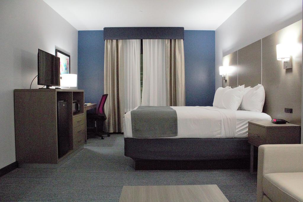 Days Inn & Suites By Wyndham Houston Nw Cypress Extérieur photo